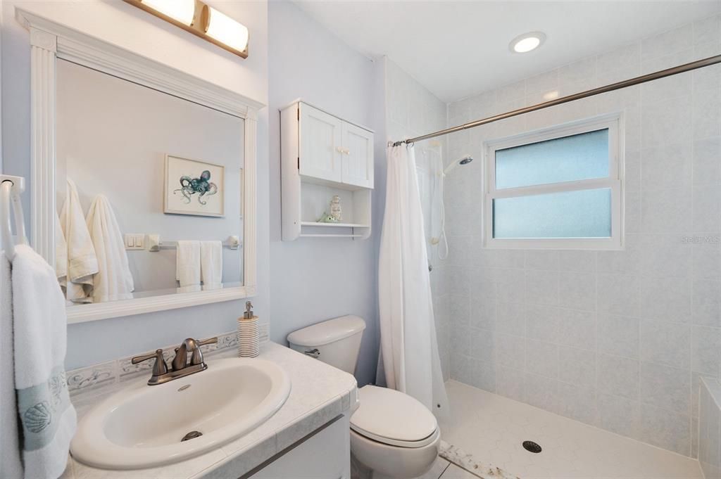 For Sale: $1,350,000 (3 beds, 3 baths, 1500 Square Feet)