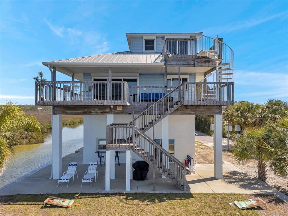 For Sale: $1,350,000 (3 beds, 3 baths, 1500 Square Feet)