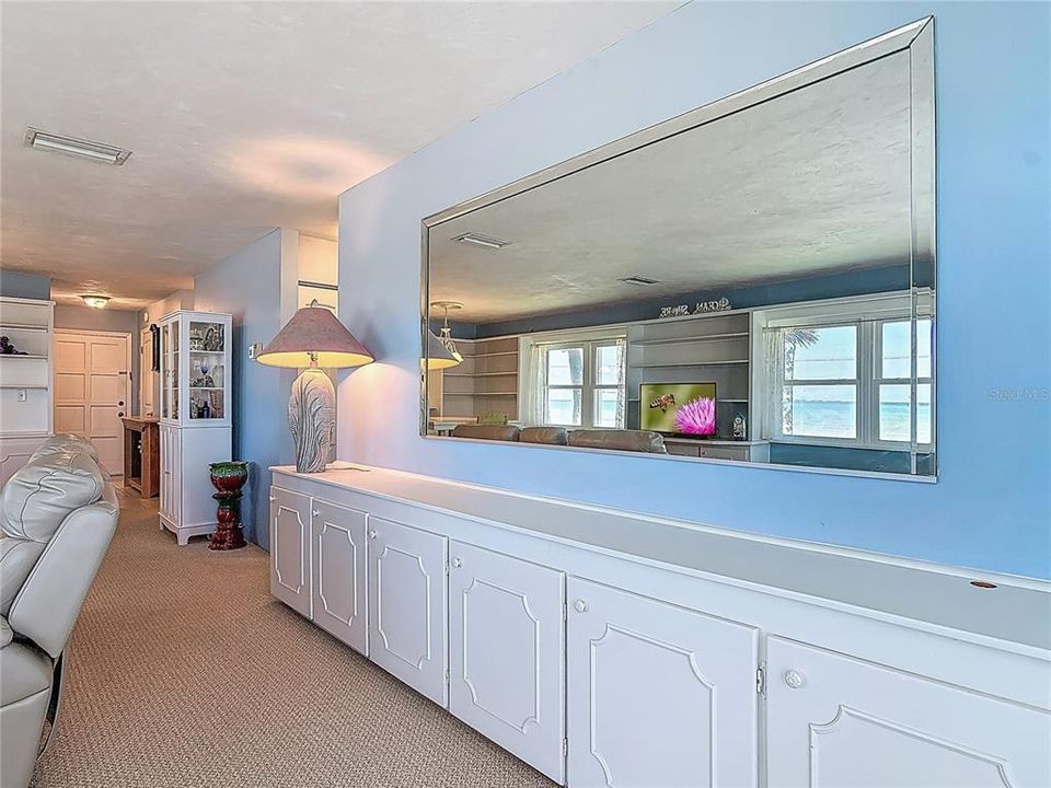 For Sale: $289,900 (2 beds, 2 baths, 1175 Square Feet)