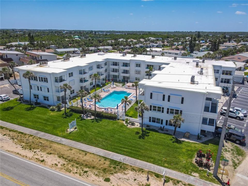 For Sale: $289,900 (2 beds, 2 baths, 1175 Square Feet)