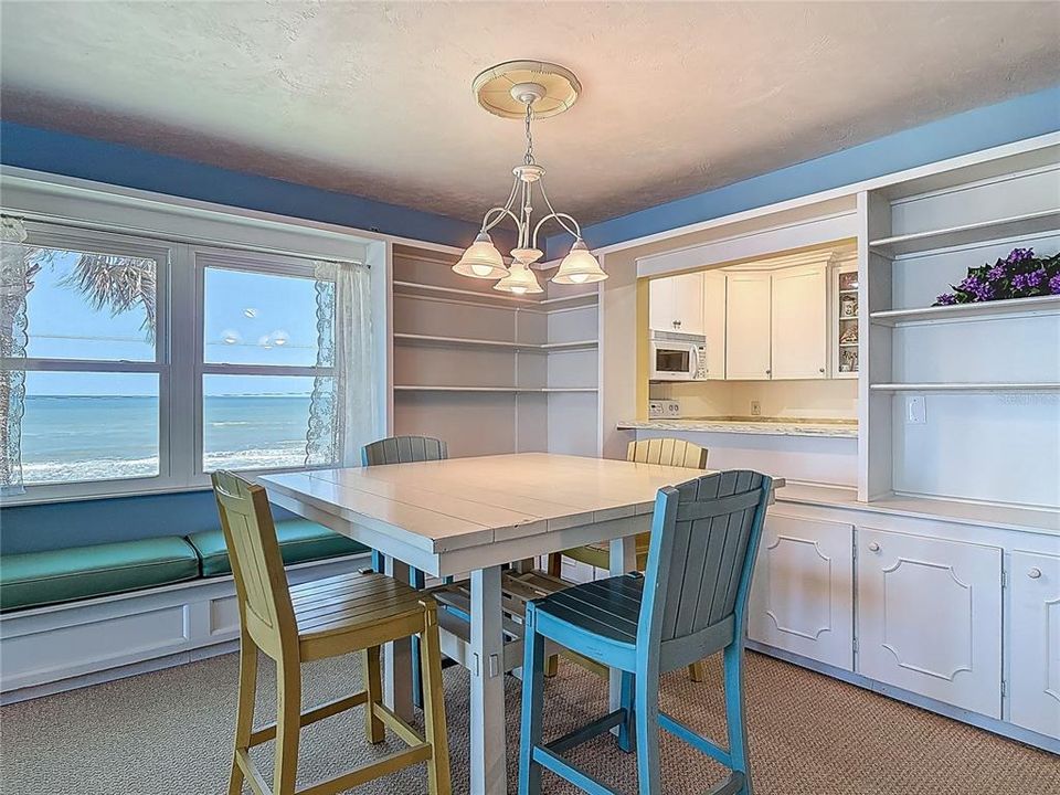 For Sale: $289,900 (2 beds, 2 baths, 1175 Square Feet)