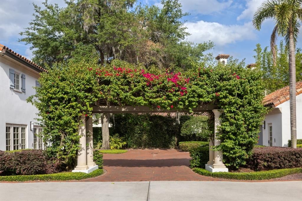 For Sale: $10,950,000 (5 beds, 5 baths, 8174 Square Feet)