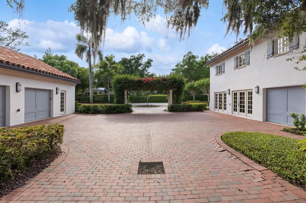 For Sale: $10,950,000 (5 beds, 5 baths, 8174 Square Feet)