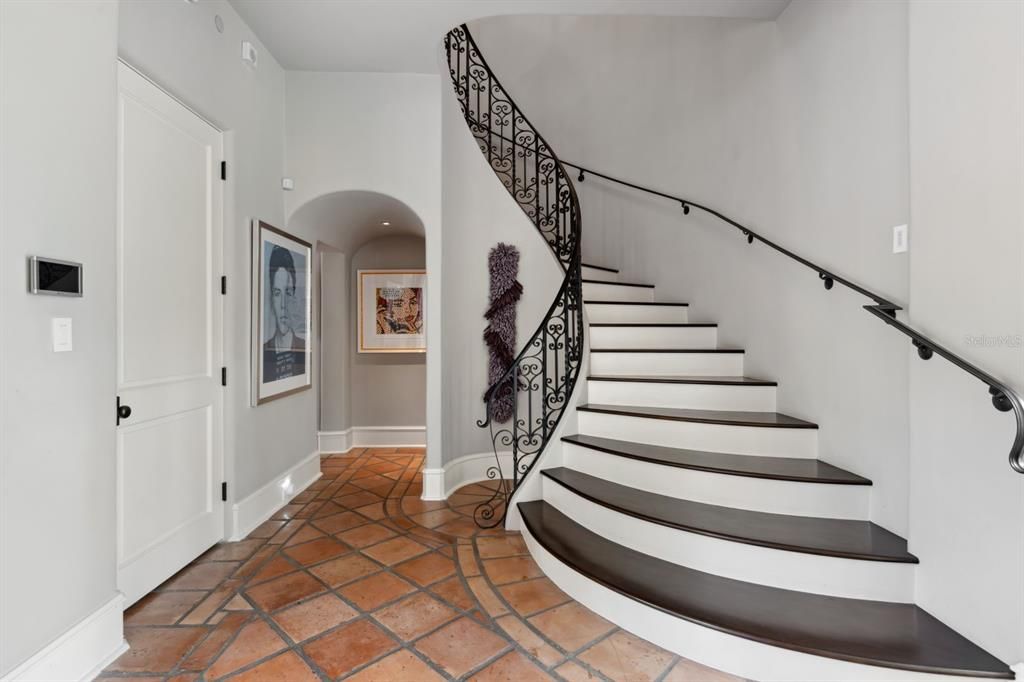 For Sale: $10,950,000 (5 beds, 5 baths, 8174 Square Feet)