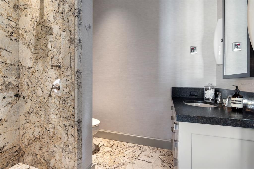 For Sale: $10,950,000 (5 beds, 5 baths, 8174 Square Feet)