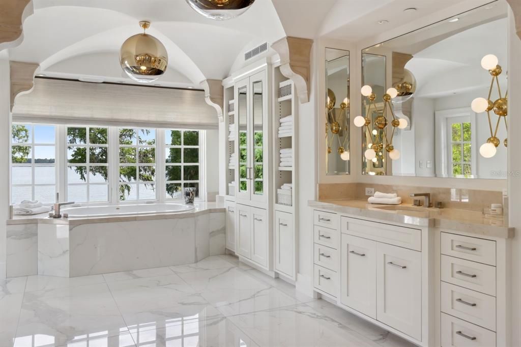 For Sale: $10,950,000 (5 beds, 5 baths, 8174 Square Feet)