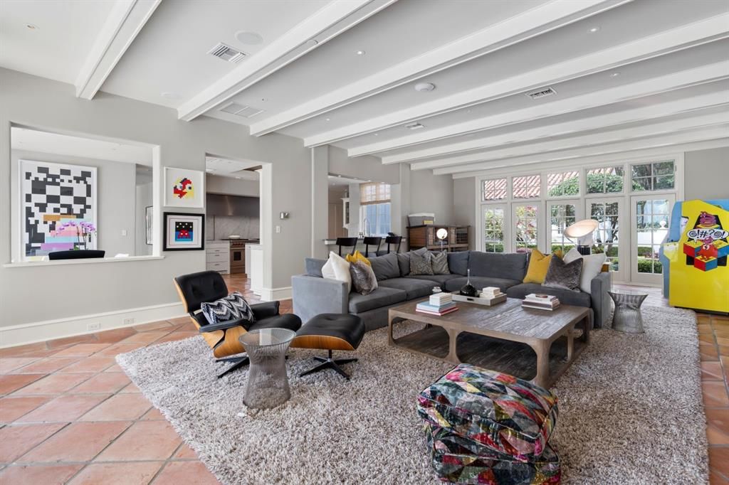 For Sale: $10,950,000 (5 beds, 5 baths, 8174 Square Feet)