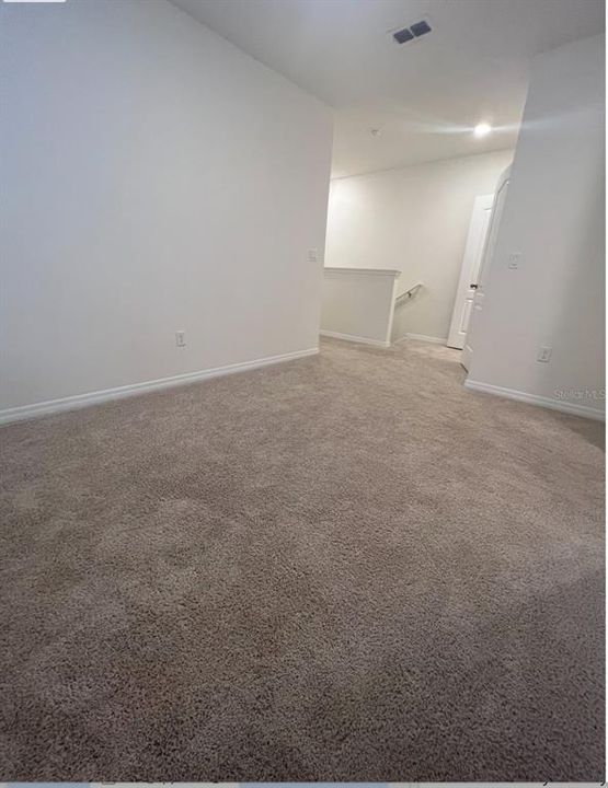 Activo con contrato: $1,900 (3 camas, 2 baños, 1680 Pies cuadrados)