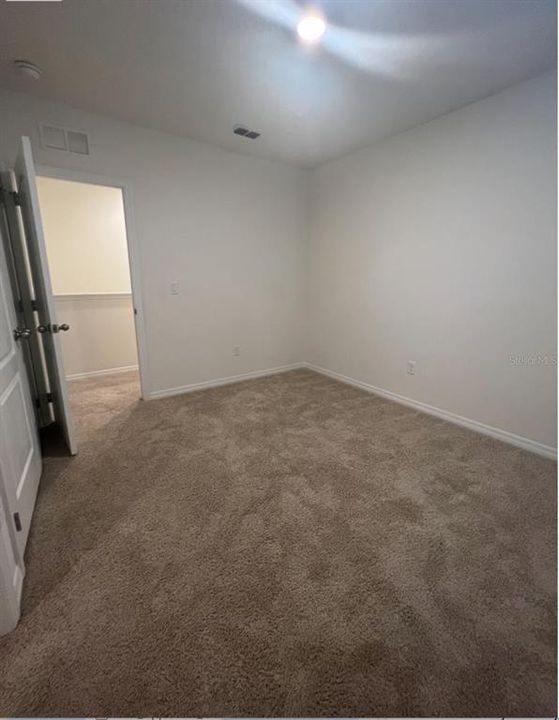 Activo con contrato: $1,900 (3 camas, 2 baños, 1680 Pies cuadrados)