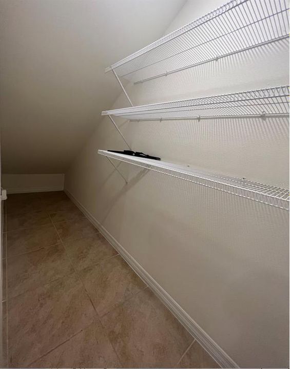 Activo con contrato: $1,900 (3 camas, 2 baños, 1680 Pies cuadrados)