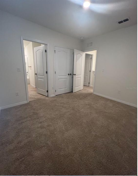 Activo con contrato: $1,900 (3 camas, 2 baños, 1680 Pies cuadrados)