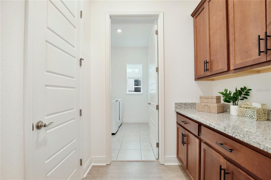 待售: $1,495,000 (6 贝兹, 5 浴室, 4493 平方英尺)