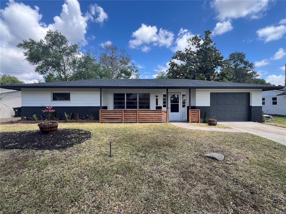 Vendido Recientemente: $595,000 (3 camas, 2 baños, 1517 Pies cuadrados)