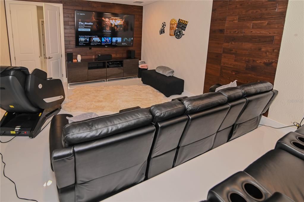 For Sale: $1,990,000 (6 beds, 6 baths, 5394 Square Feet)