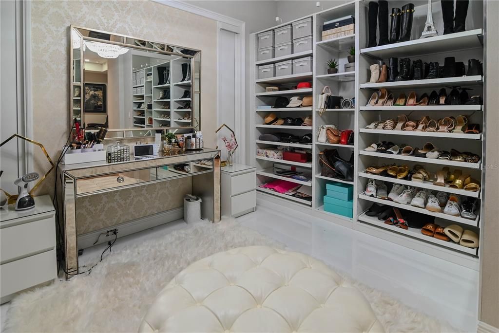 For Sale: $1,990,000 (6 beds, 6 baths, 5394 Square Feet)