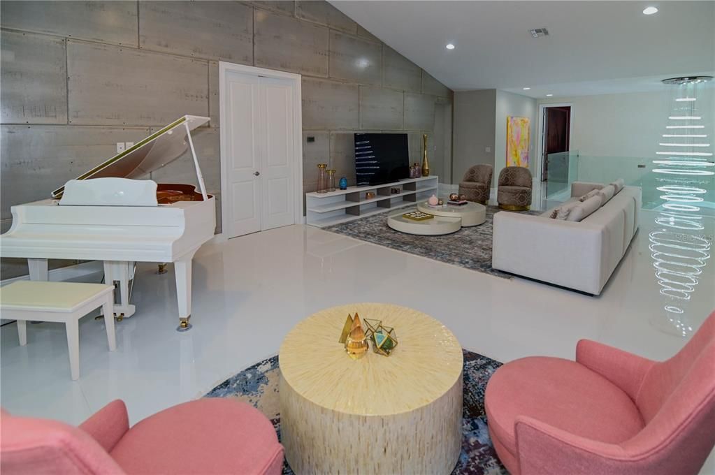 For Sale: $1,990,000 (6 beds, 6 baths, 5394 Square Feet)