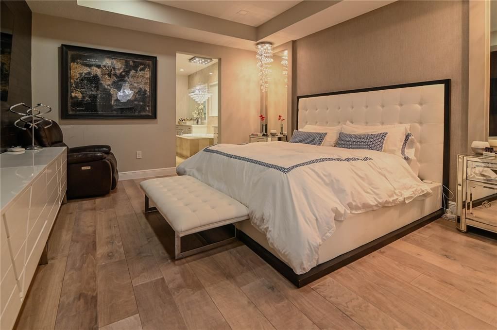 For Sale: $1,990,000 (6 beds, 6 baths, 5394 Square Feet)