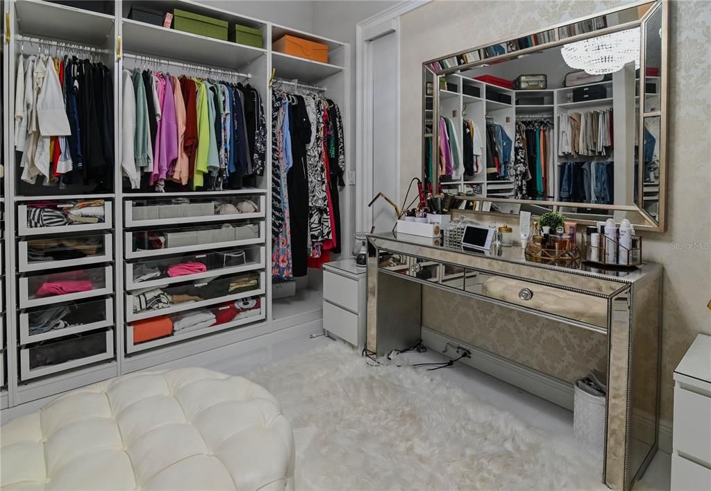 For Sale: $1,990,000 (6 beds, 6 baths, 5394 Square Feet)