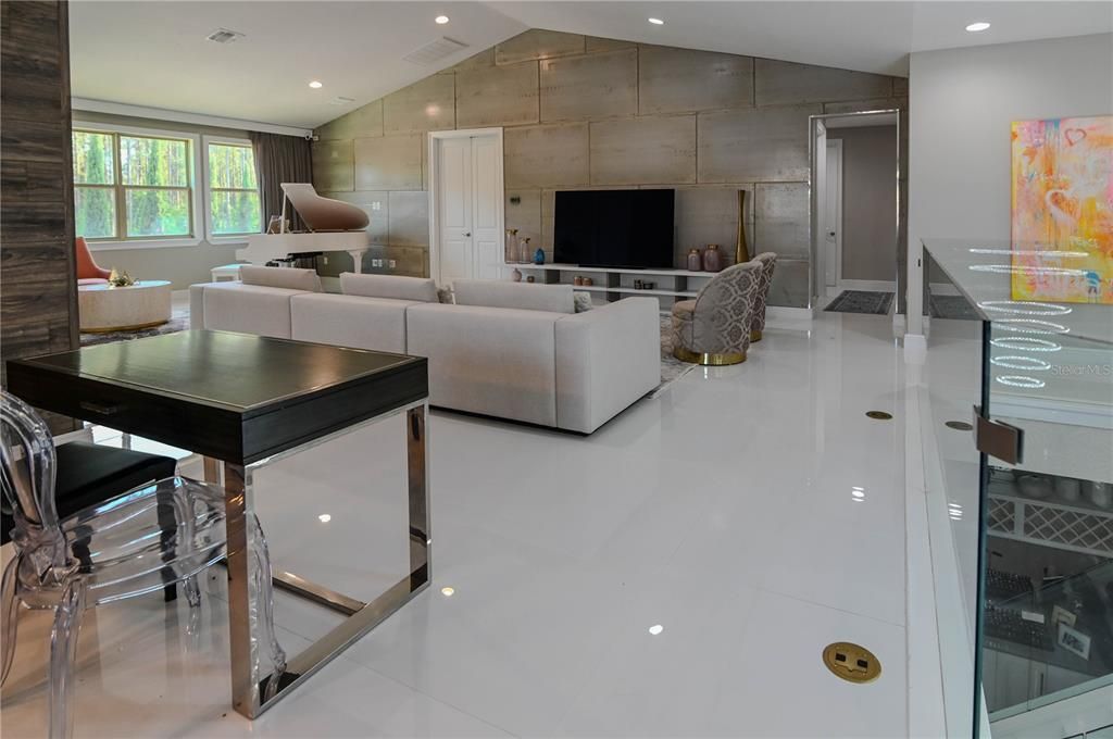 For Sale: $1,990,000 (6 beds, 6 baths, 5394 Square Feet)