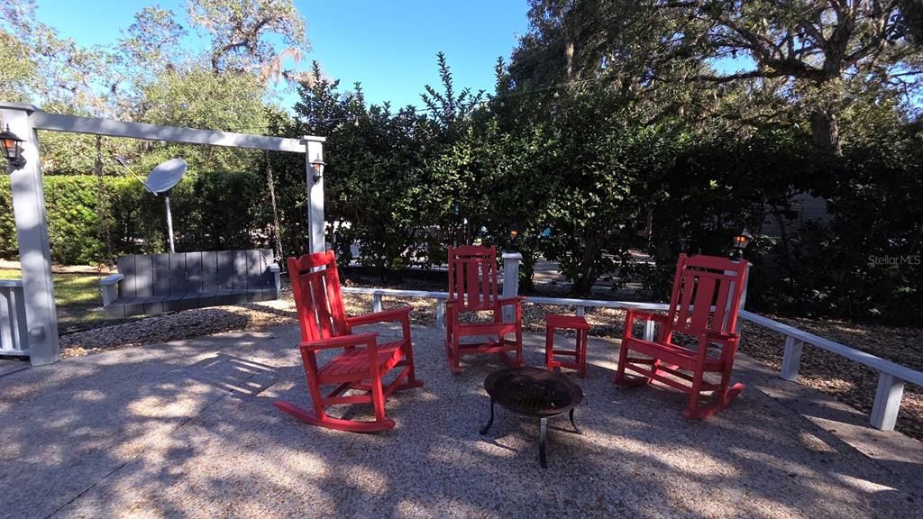 待售: $209,000 (0.09 acres)