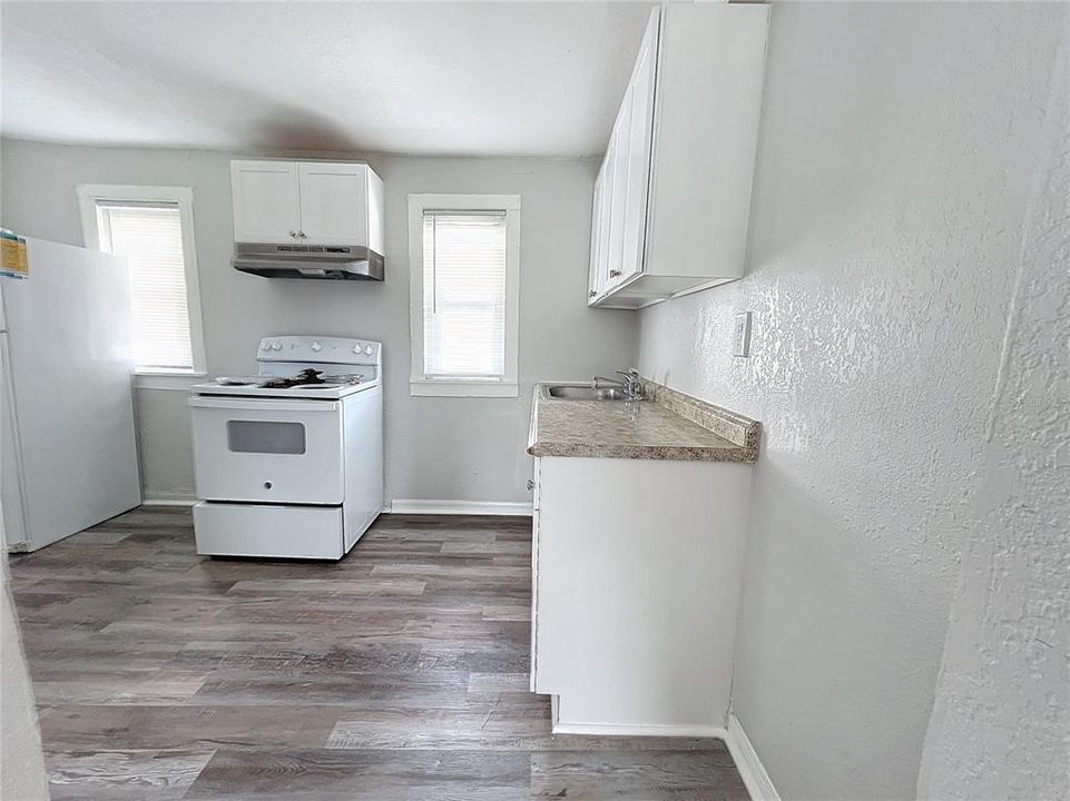 出租: $1,100 (1 贝兹, 1 浴室, 1211 平方英尺)