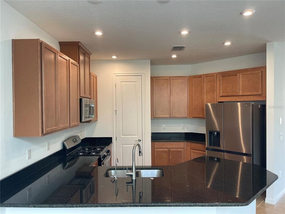 В аренду: $3,295 (4 спален, 3 ванн, 2138 Квадратных фут)