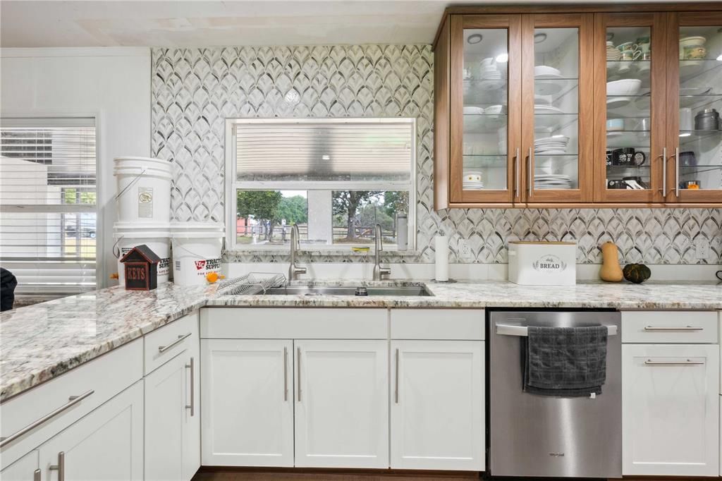 For Sale: $1,049,000 (5 beds, 3 baths, 2804 Square Feet)