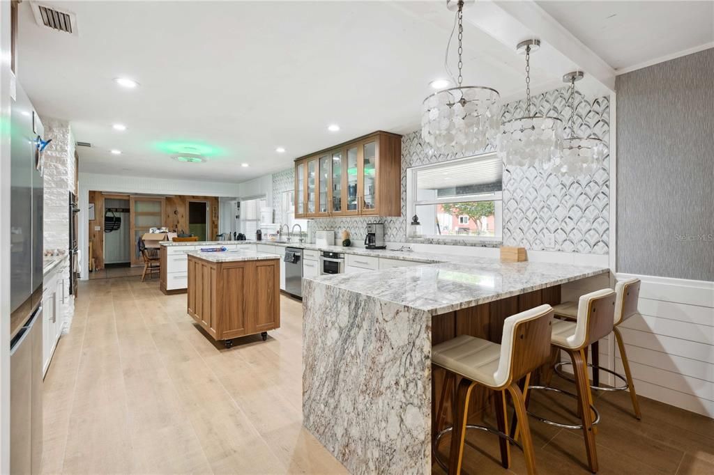 For Sale: $1,049,000 (5 beds, 3 baths, 2804 Square Feet)