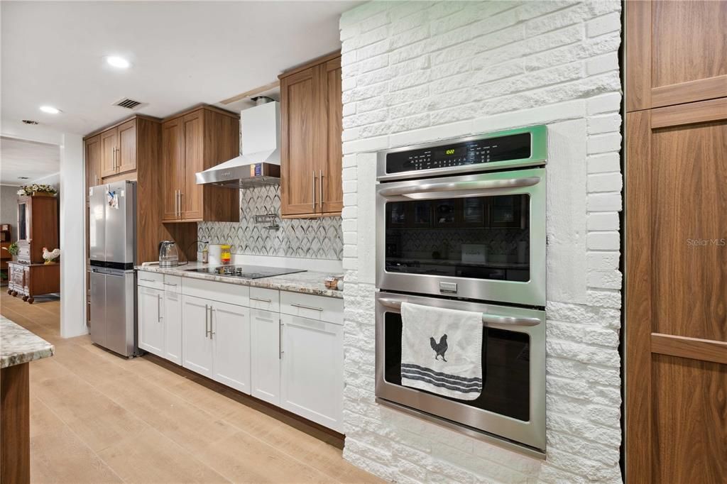 For Sale: $1,049,000 (5 beds, 3 baths, 2804 Square Feet)