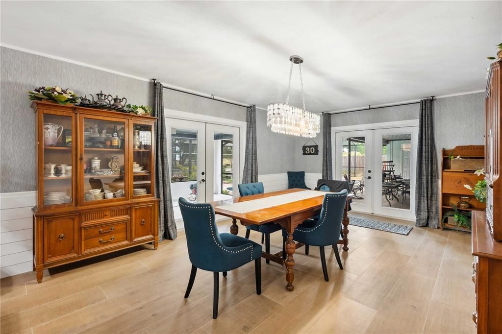 For Sale: $1,049,000 (5 beds, 3 baths, 2804 Square Feet)