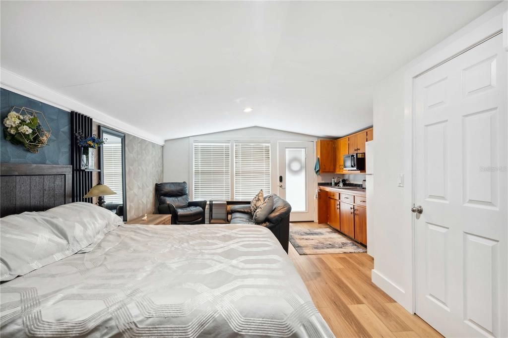 For Sale: $1,049,000 (5 beds, 3 baths, 2804 Square Feet)