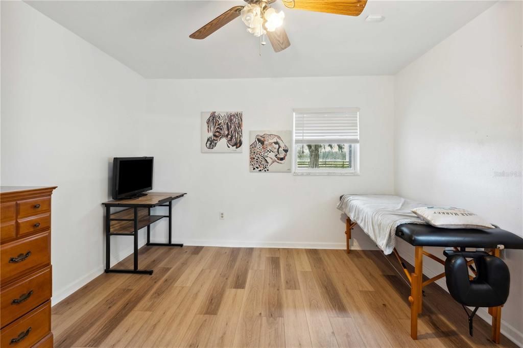 For Sale: $1,049,000 (5 beds, 3 baths, 2804 Square Feet)