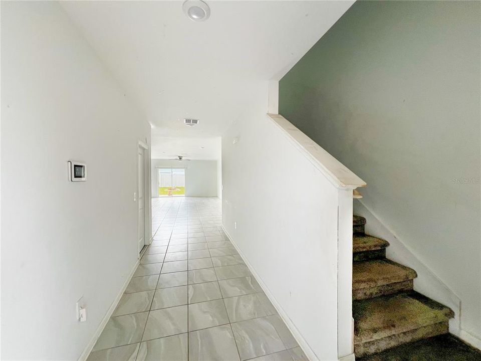 合同活跃: $329,900 (6 贝兹, 3 浴室, 2614 平方英尺)