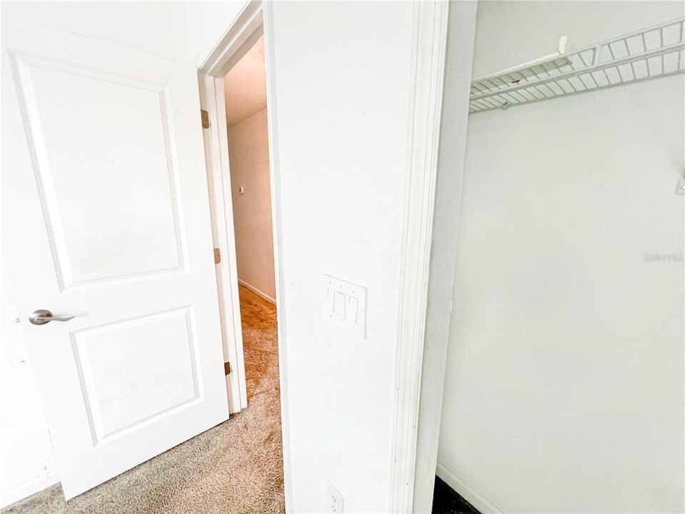 合同活跃: $329,900 (6 贝兹, 3 浴室, 2614 平方英尺)