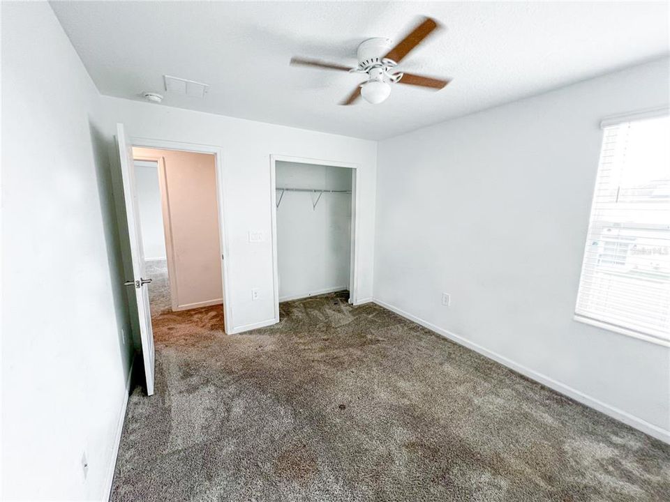 合同活跃: $329,900 (6 贝兹, 3 浴室, 2614 平方英尺)