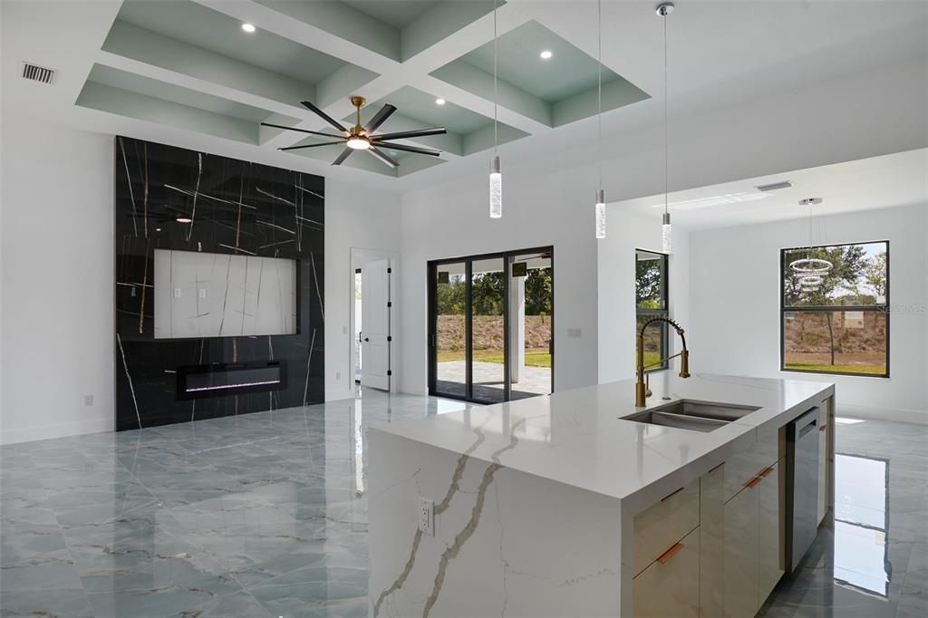 Под контрактом: $475,000 (4 спален, 3 ванн, 1898 Квадратных фут)