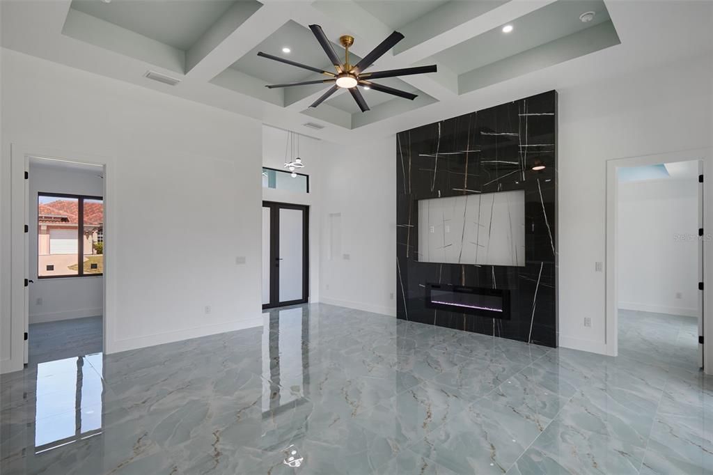 Под контрактом: $475,000 (4 спален, 3 ванн, 1898 Квадратных фут)