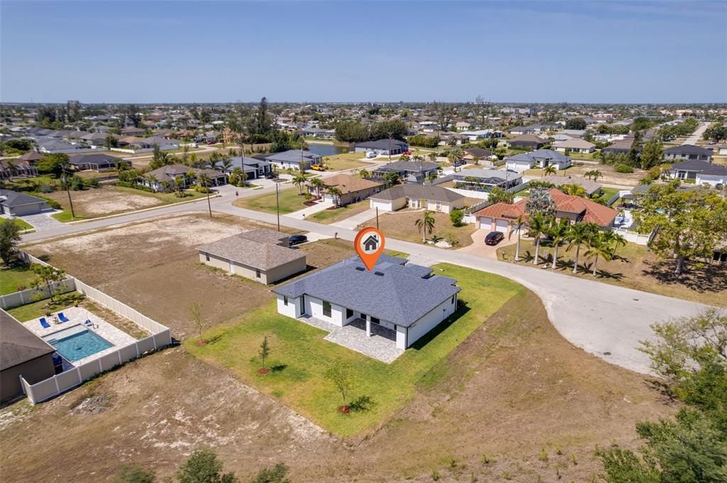 Под контрактом: $475,000 (4 спален, 3 ванн, 1898 Квадратных фут)