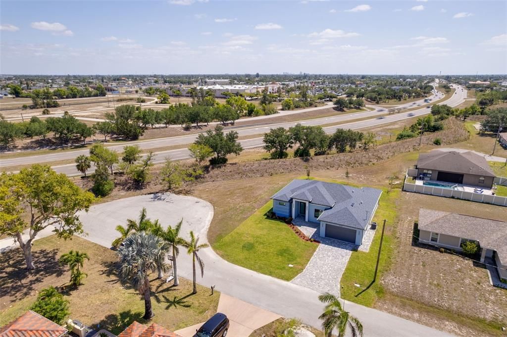 Под контрактом: $475,000 (4 спален, 3 ванн, 1898 Квадратных фут)