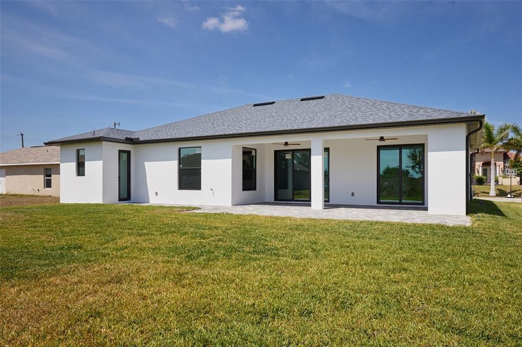 Под контрактом: $475,000 (4 спален, 3 ванн, 1898 Квадратных фут)