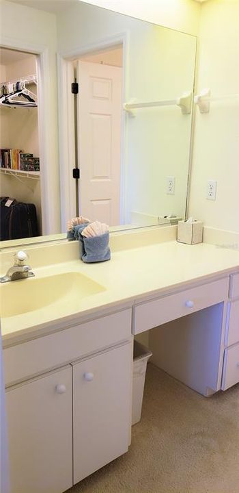В аренду: $4,200 (2 спален, 2 ванн, 1099 Квадратных фут)