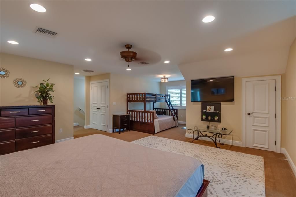 На продажу: $2,800,000 (5 спален, 5 ванн, 5947 Квадратных фут)