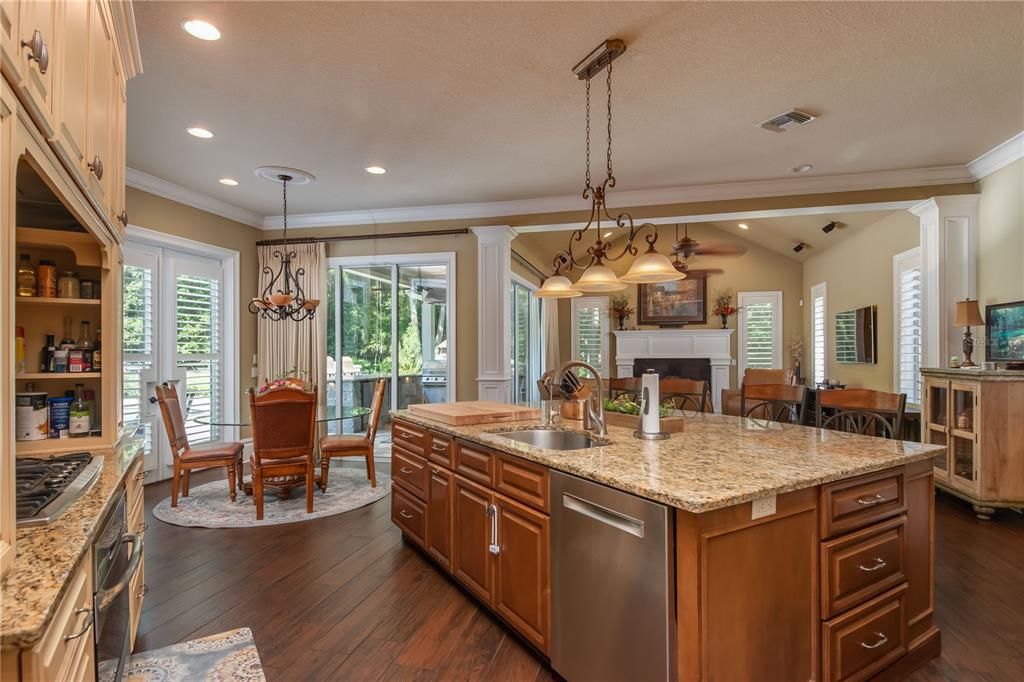 На продажу: $2,800,000 (5 спален, 5 ванн, 5947 Квадратных фут)