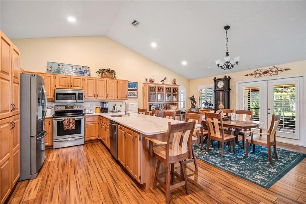 待售: $550,000 (3 贝兹, 3 浴室, 2320 平方英尺)