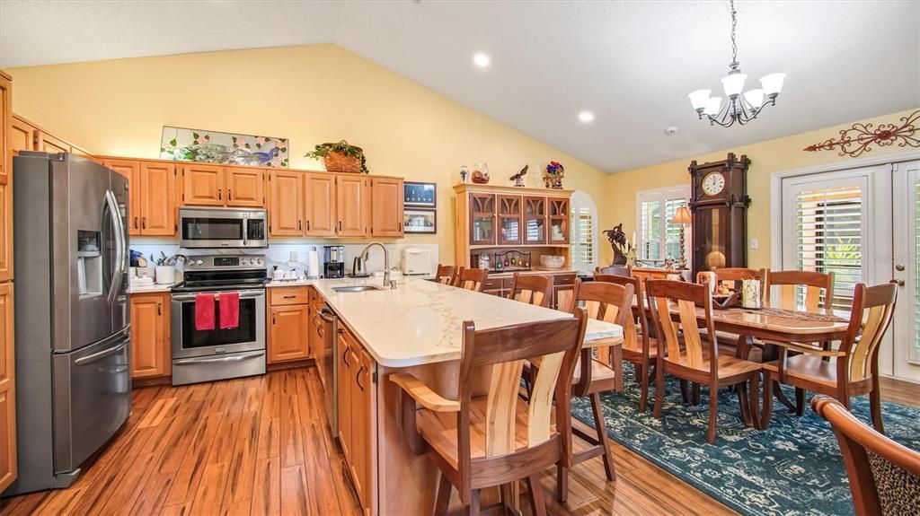 待售: $550,000 (3 贝兹, 3 浴室, 2320 平方英尺)