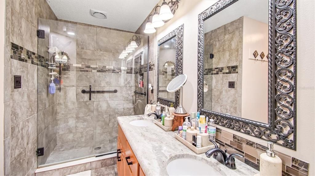 待售: $550,000 (3 贝兹, 3 浴室, 2320 平方英尺)