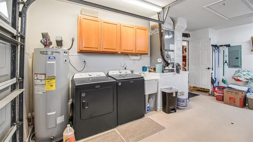 待售: $550,000 (3 贝兹, 3 浴室, 2320 平方英尺)