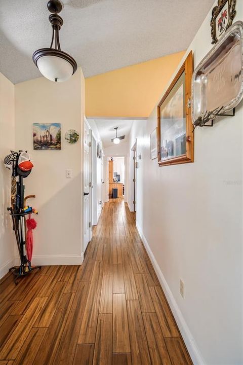 待售: $550,000 (3 贝兹, 3 浴室, 2320 平方英尺)