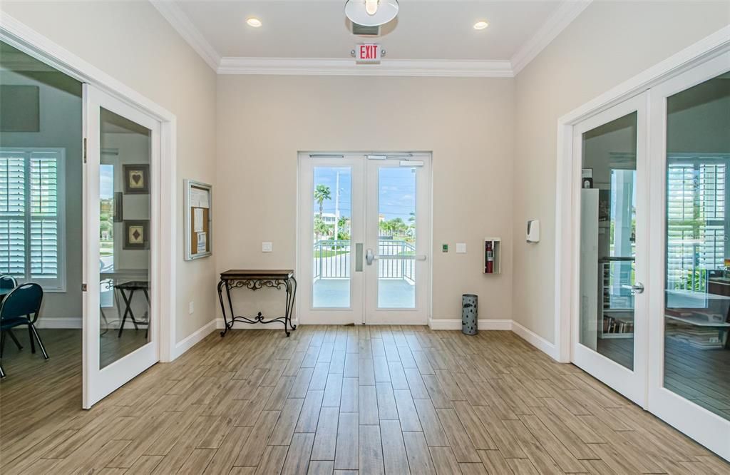 For Sale: $424,900 (2 beds, 2 baths, 1399 Square Feet)