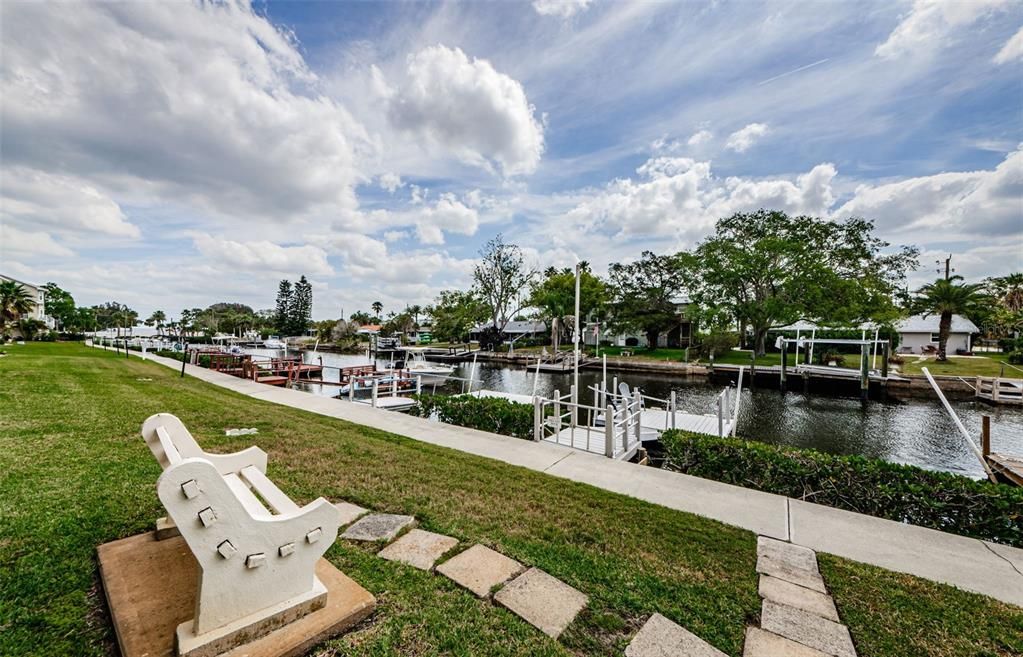 For Sale: $424,900 (2 beds, 2 baths, 1399 Square Feet)